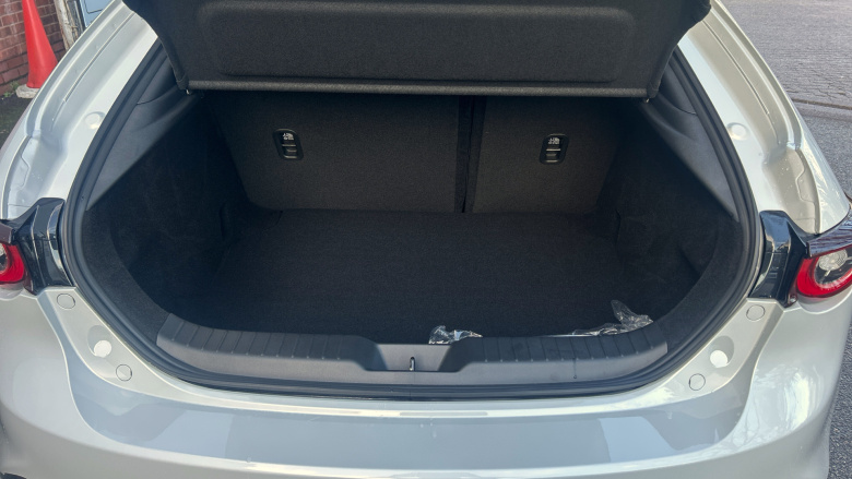 Mazda 3 2.5 e-Skyactiv G MHEV [140] Takumi 5dr Petrol Hatchback